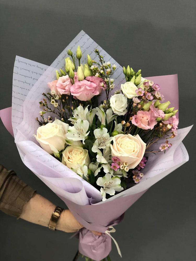 Букет цветов из: Альстромерии, Розы и Лизиантусы в Началово