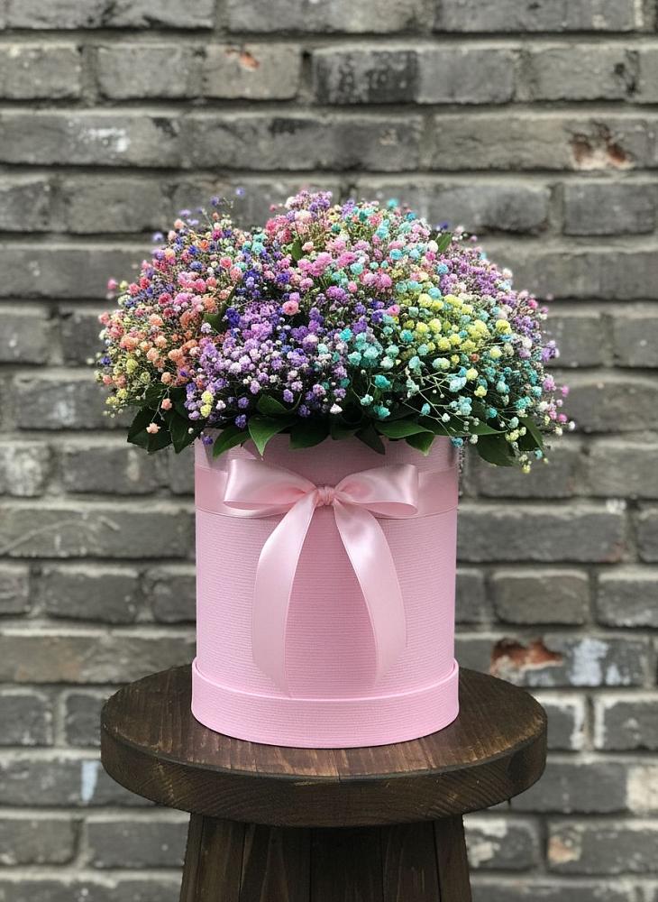 Цветочная композиция из Гипсофила и Розы в шляпной коробке в Началово