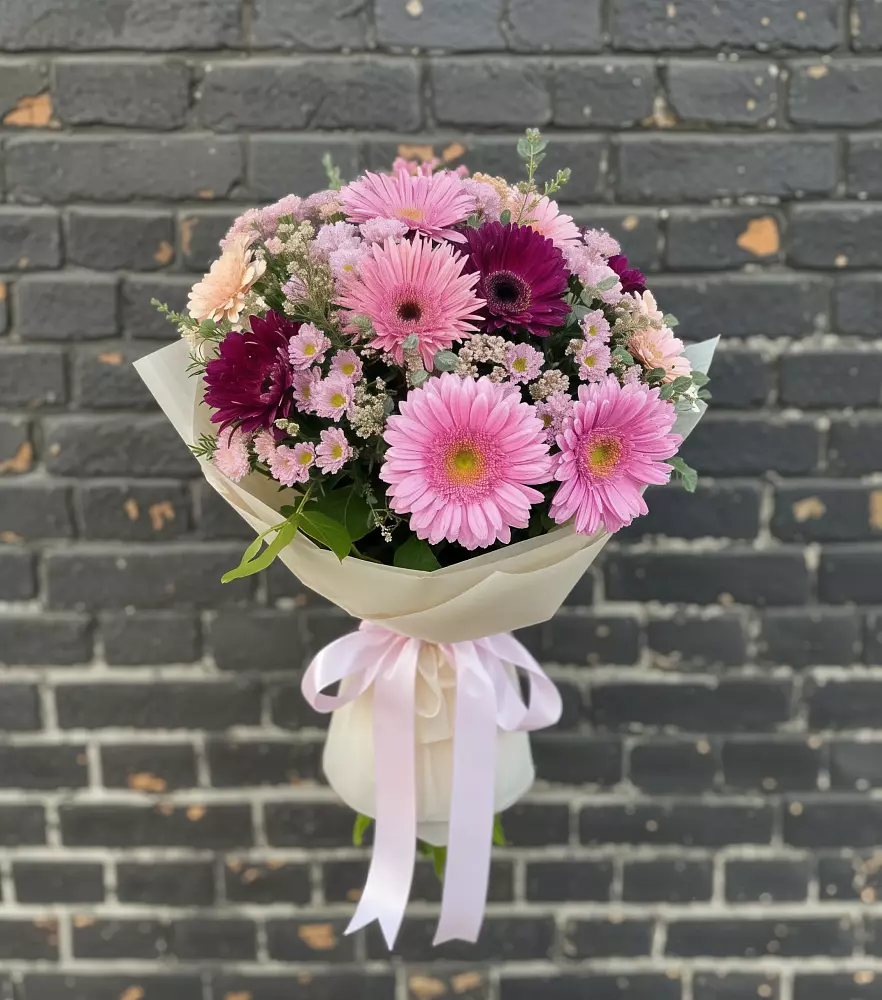 Букет цветов из: Герберы и Хризантемы в Началово