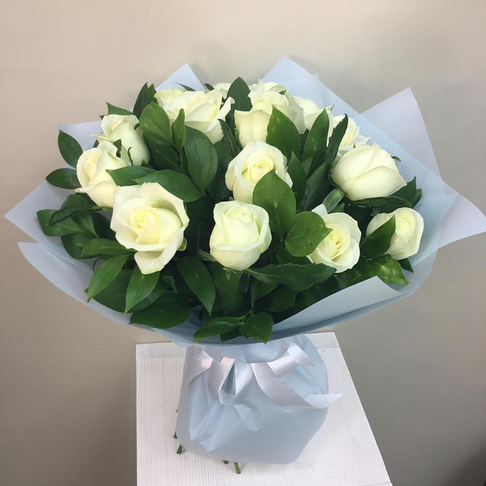 Букет 15 Белых роз Проуд в Началово