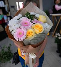Букет цветов из:  Герберы, Розы и Хризантемы в Началово
