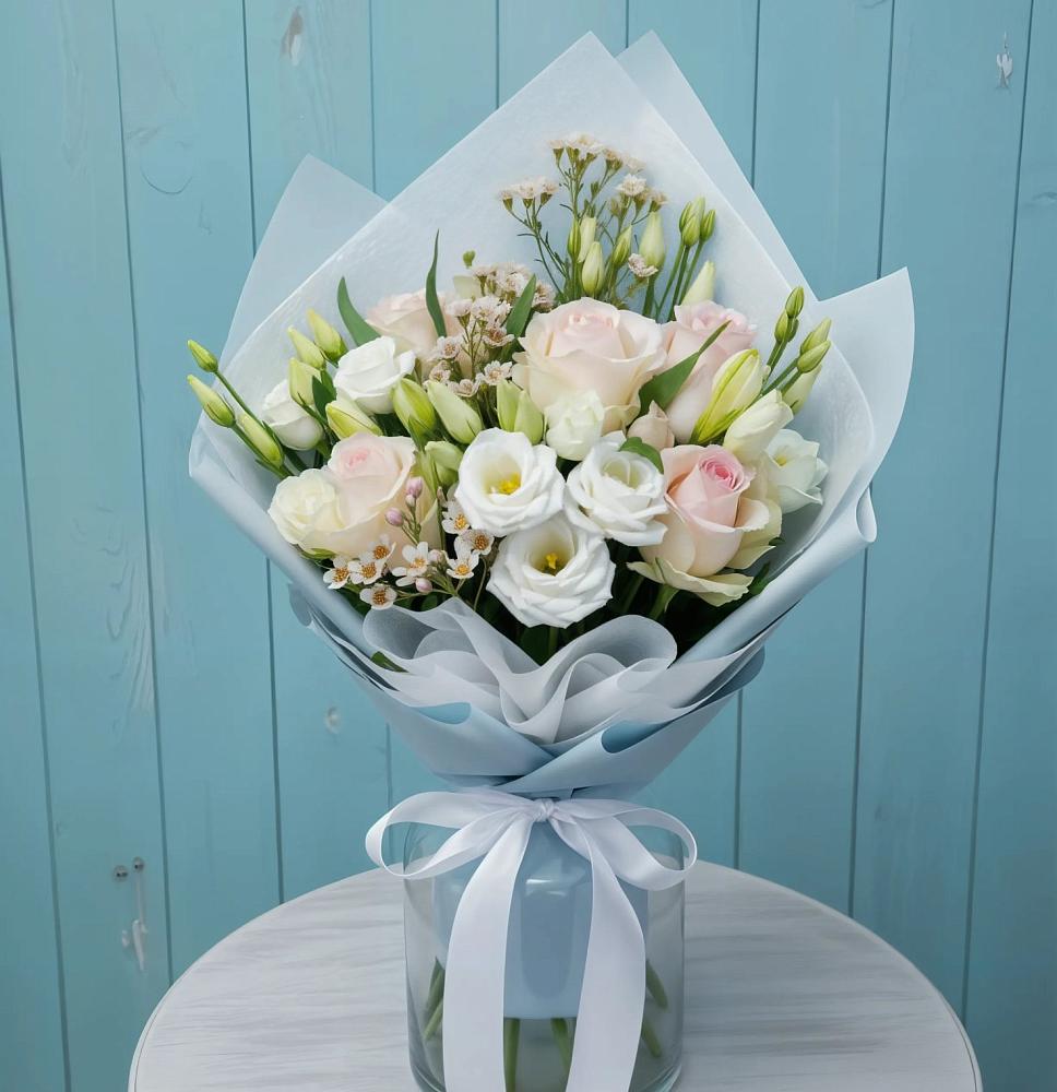 Букет цветов из: Розы и Лизиантусы в Началово