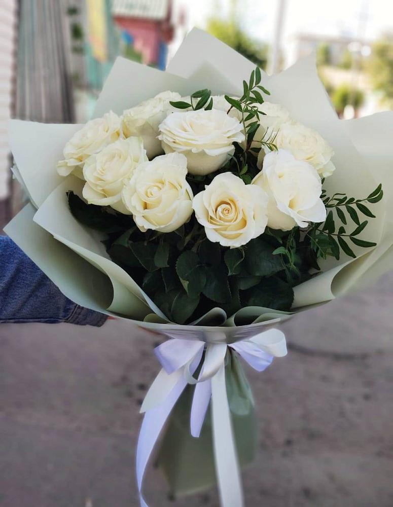 Букет Белые розы Проуд в Началово
