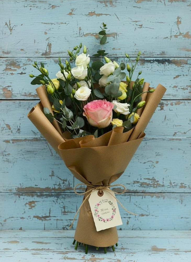 Букет цветов из: Розы и Лизиантусы в Началово