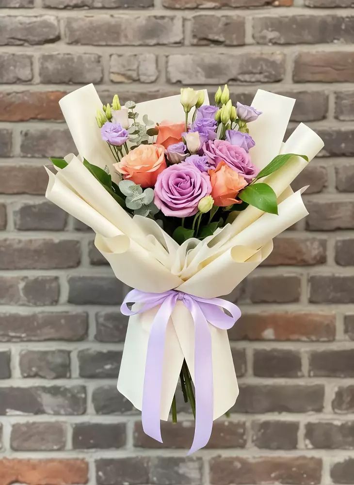 Букет цветов из: Лизиантусы и Розы в Началово