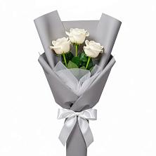 Букет 3 белые розы в Началово