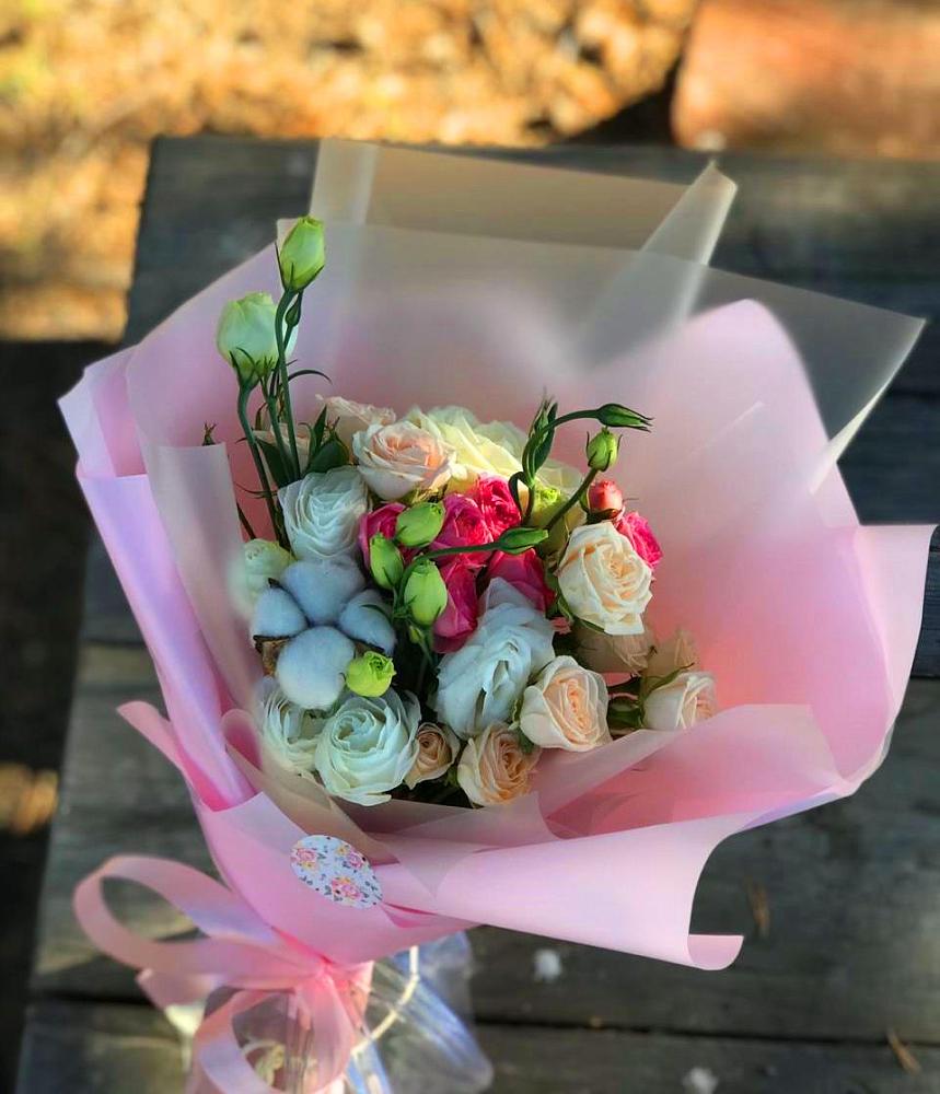 Букет цветов из: Розы и Лизиантусы в Началово