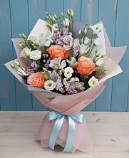 Букет цветов из:  Лизиантусы, Розы, Альстромерии и Гипсофила в Началово