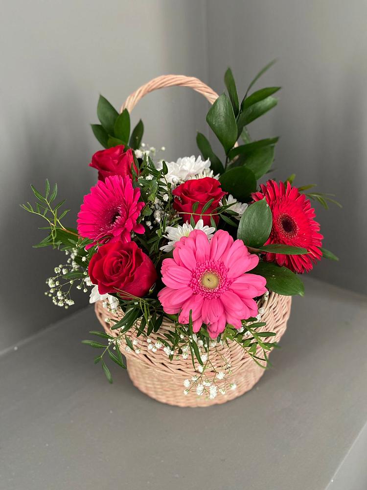 Цветочная композиция из Розы, Хризантемы и Герберы в корзине в Началово