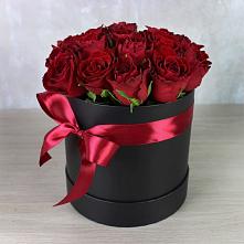 Цветочная композиция из Розы в шляпной коробке в Началово