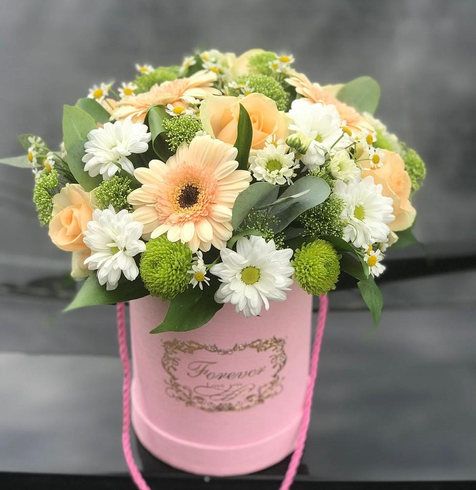 Цветочная композиция из Розы, Герберы и Хризантемы в шляпной коробке в Началово