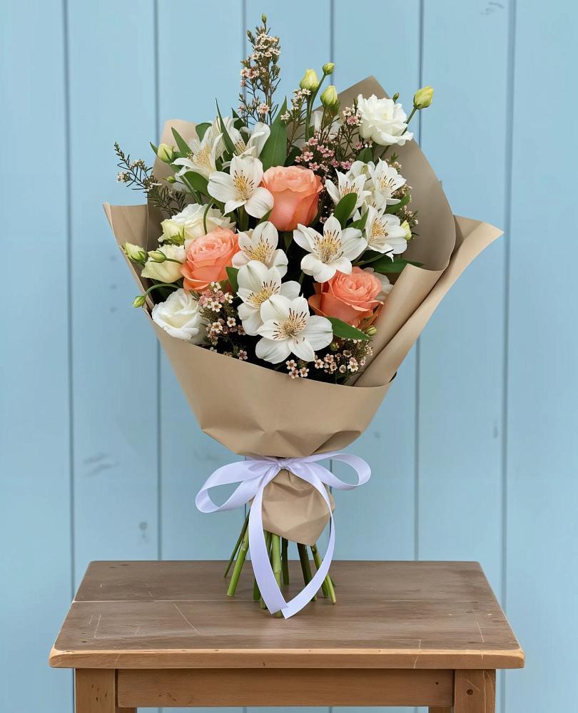 Букет цветов из: Альстромерии, Лизиантусы, Розы и Хризантемы в Началово