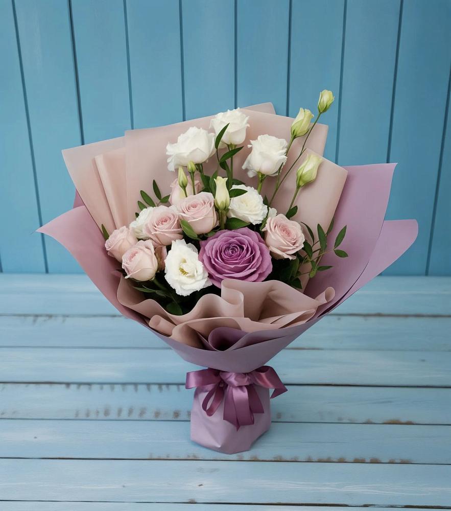 Букет цветов из: Розы и Лизиантусы в Началово